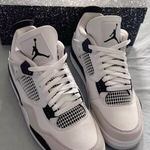 Air Jordan 4 Retro White Black Sneakers
